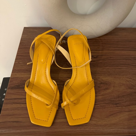 Alexandre Birman heels. NWOT. Mustard colour. Size 39 - Picture 5 of 8